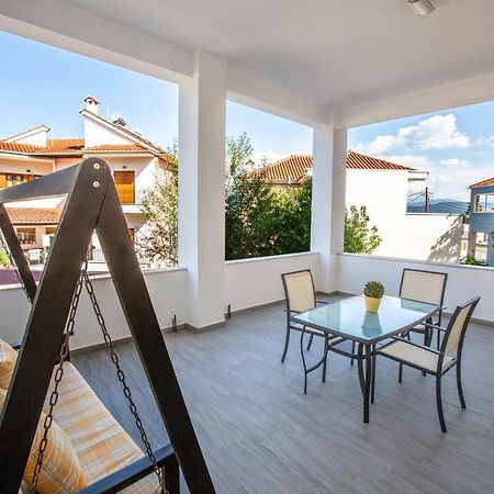 Modern Lake View Apartment อิโออันนินา ภายนอก รูปภาพ