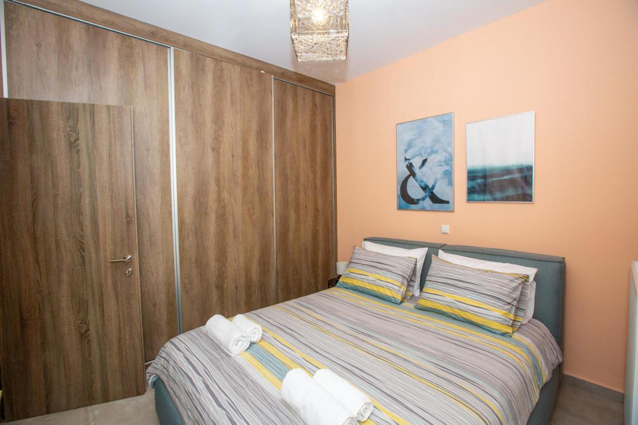 Modern Lake View Apartment อิโออันนินา ภายนอก รูปภาพ