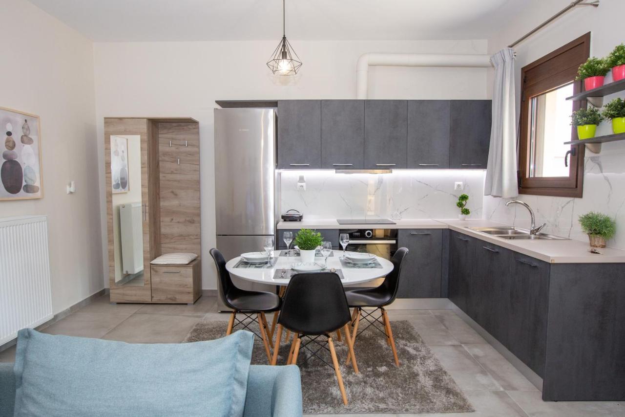Modern Lake View Apartment อิโออันนินา ภายนอก รูปภาพ